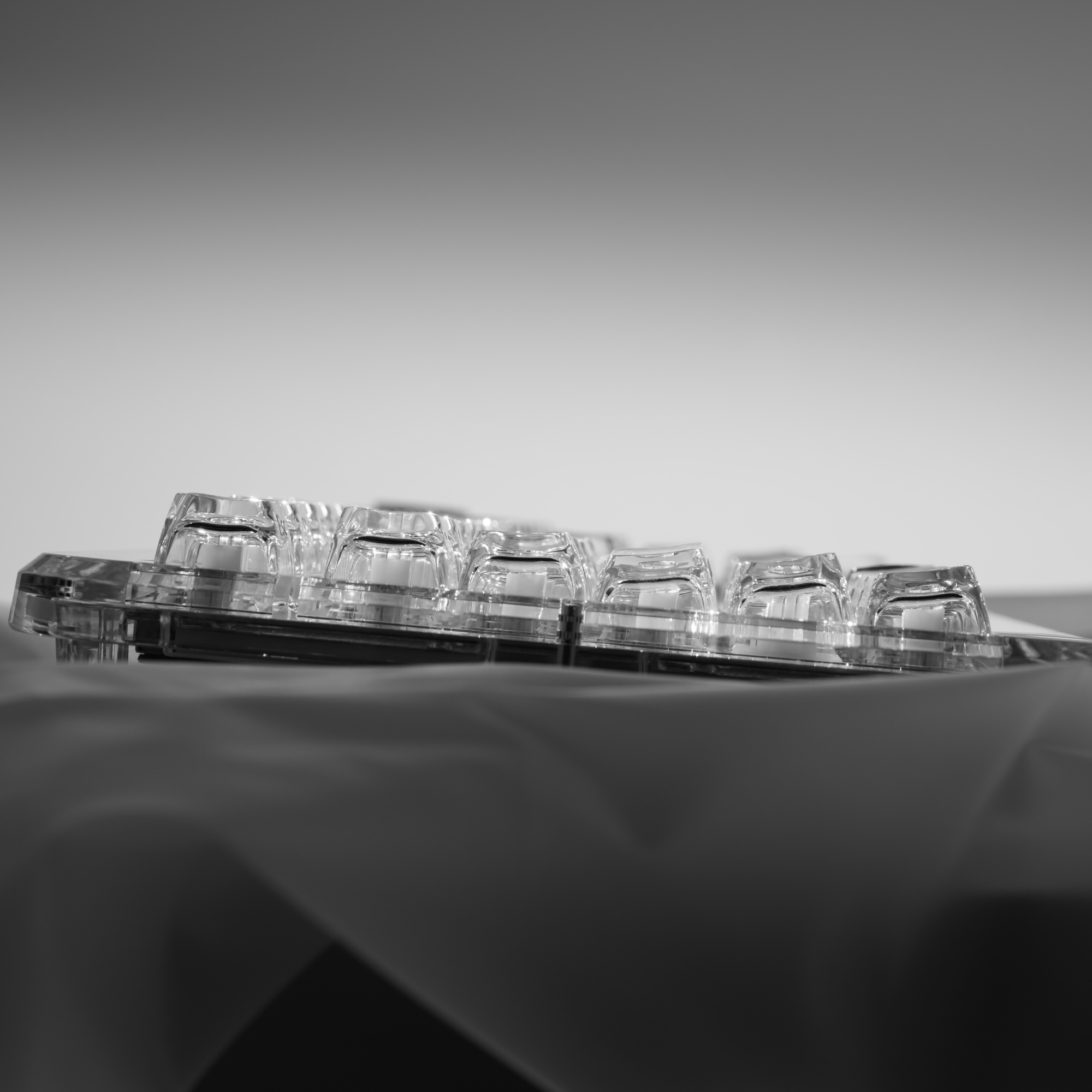 XVX Crystal Transparent SA Pro - đánh giá và giá Gaming Keyboard Typewriter